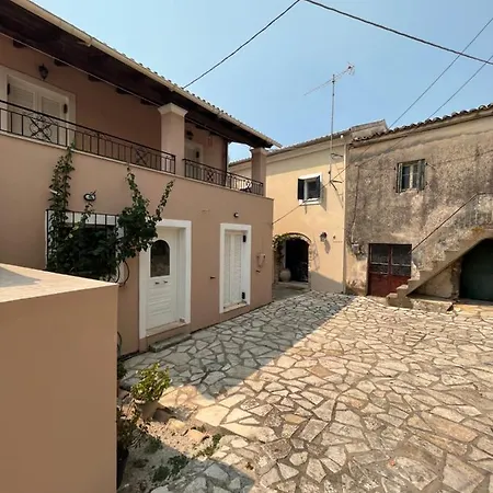 Dom wakacyjny Vagelis House - Gardeládes